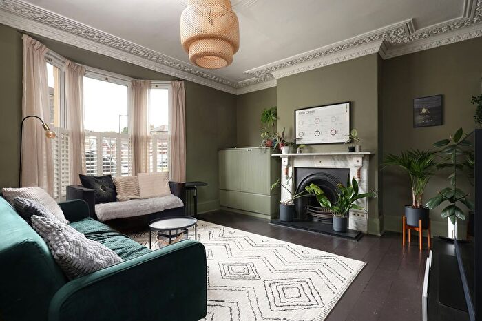 3 Bedroom Semi Detached House For Sale In Sommerville Road, Bristol, BS7
