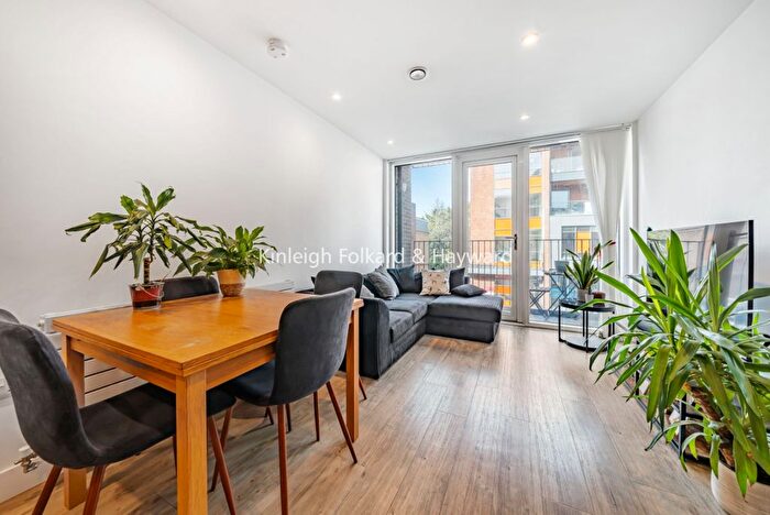 2 Bedroom Flat To Rent In Tooting High Street, Tooting, London, SW17