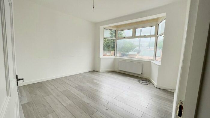 4 Bedroom Terraced House To Rent In Church Street, Edmonton, N9