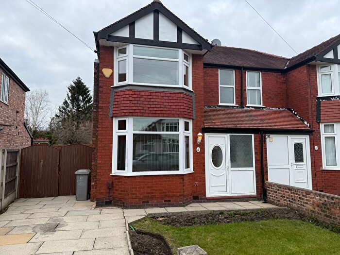 3 Bedroom Semi-Detached House To Rent In Brook Avenue, Timperley, WA15