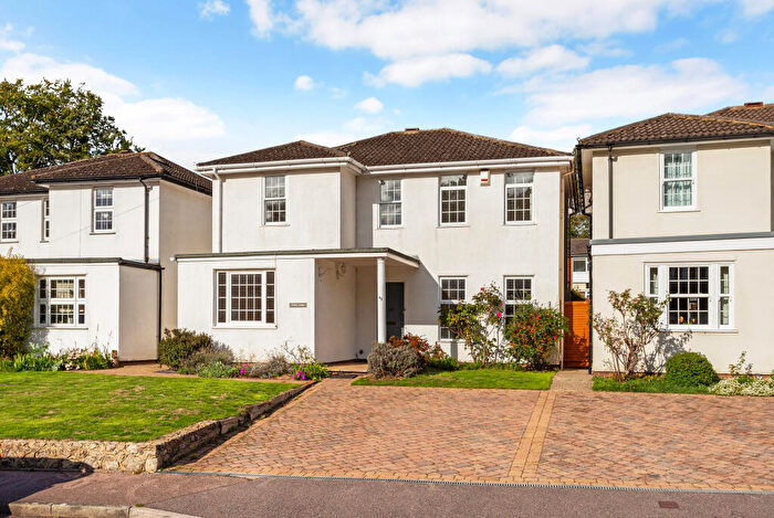 4 Bedroom House For Sale In Monks Walk, Reigate, RH2
