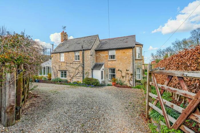 2 Bedroom Cottage For Sale In Wootton, Woodstock, OX20