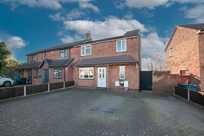 3 Bedroom Semi Detached House For Sale In Campville Crescent, West Bromwich, B71
