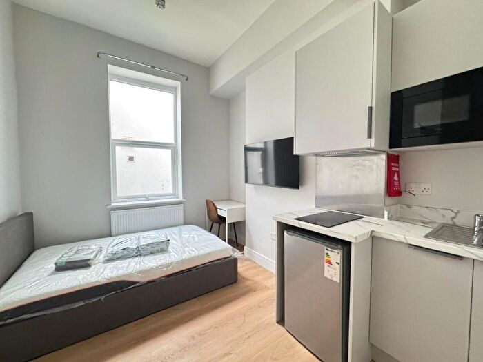 Property To Rent In Uxbridge Road, W12