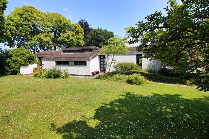 4 Bedroom Detached Bungalow For Sale In Long Mill Lane, Crouch, TN15