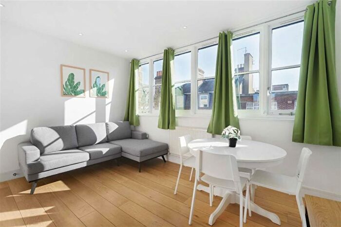 2 Bedroom Flat To Rent In Whitfield Street, London, W1T