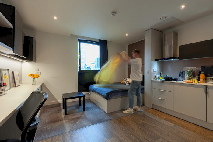 Apartment To Rent In Upper Dean Street, B5