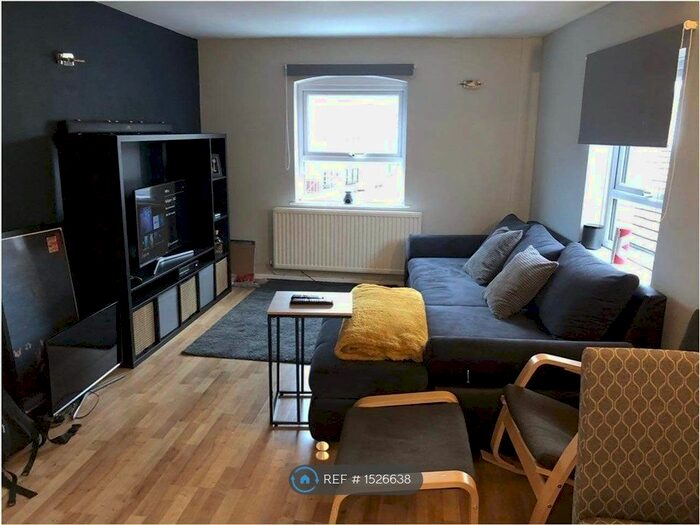 2 Bedroom Flat To Rent In Banner Court, Evesham, WR11