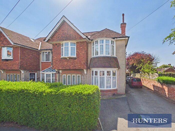 4 Bedroom Maisonette For Sale In Cardigan Road, Bridlington, YO15