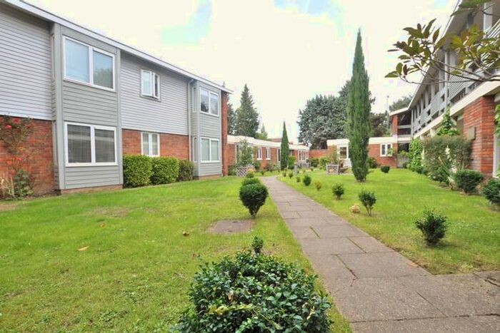 1 Bedroom Flat To Rent In Cross Lanes, Guildford GU1