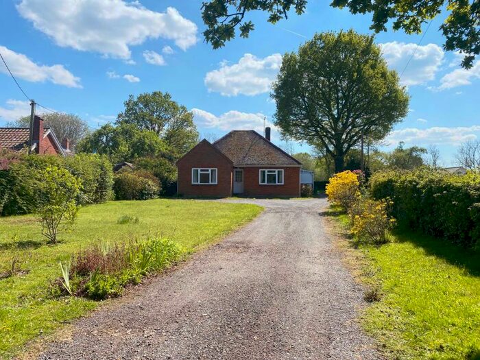 3 Bedroom Detached House For Sale In Winsor Road, Winsor, Southampton, SO40