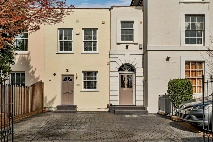 2 Bedroom Terraced House To Rent In Shooters Hill Road London, SE3