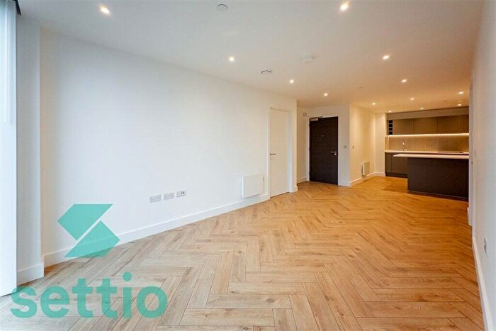 2 Bedroom Apartment To Rent In One Port Street, M1