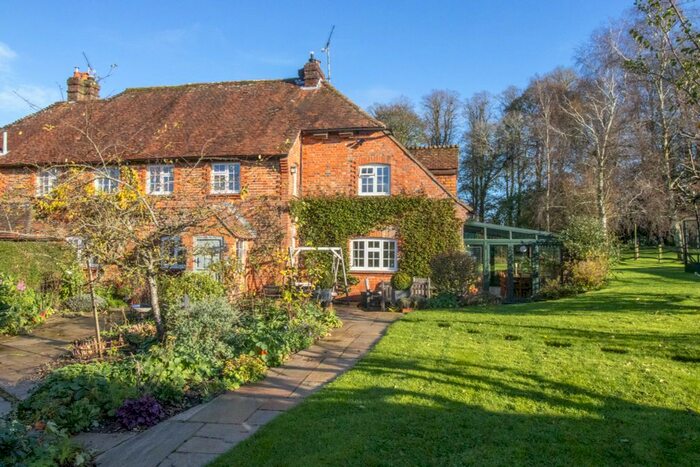 4 Bedroom Semi-Detached House For Sale In Preston Candover, Basingstoke, RG25