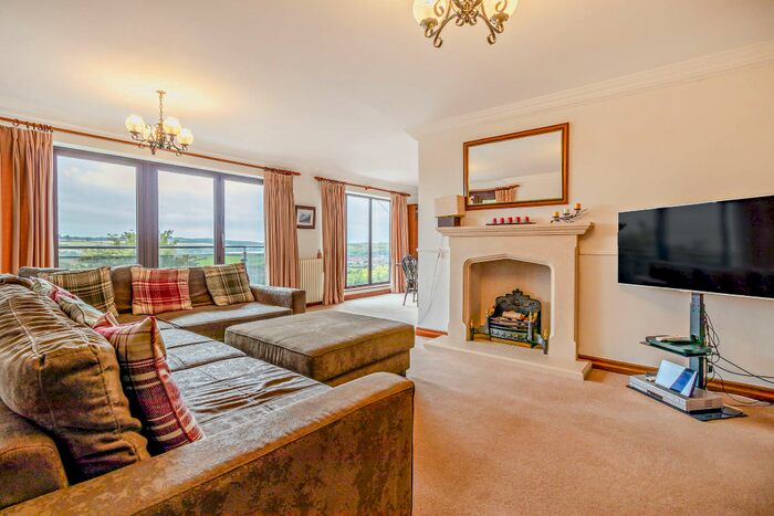 3 Bedroom Detached House For Sale In Hacking Lane, Pontefract, WF9