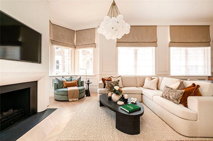 2 Bedroom Flat For Sale In South Audley Street, Mayfair, London, W1K
