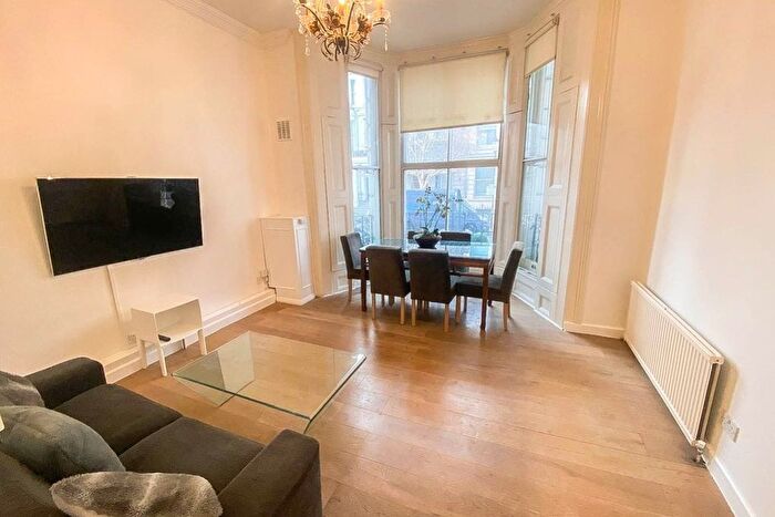 2 Bedroom Flat To Rent In Longridge Road, London, SW5