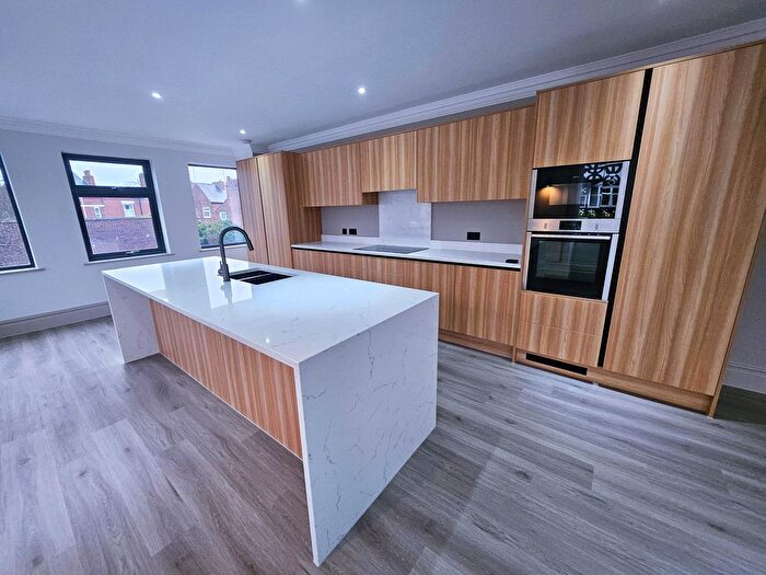 4 Bedroom Flat To Rent In Boughton, Chester, CH3