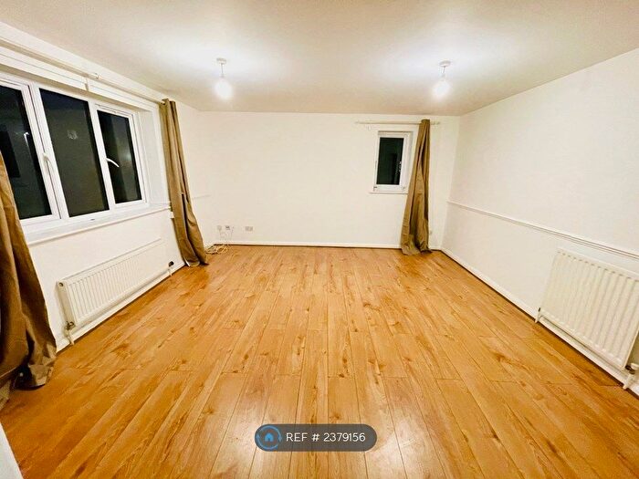 1 Bedroom Flat To Rent In Witts House, Kingston Upon Thames, KT1