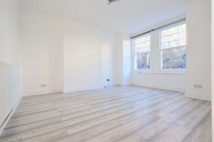 1 Bedroom Flat To Rent In Archel Road, London, W14