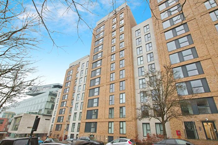 2 Bedroom Flat For Sale In Wellington Street, London, SE18