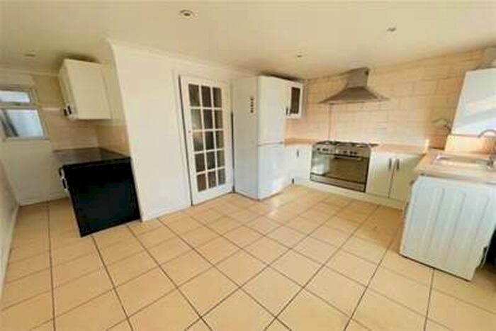 4 Bedroom House To Rent In Boundary Road, Plaistow E13