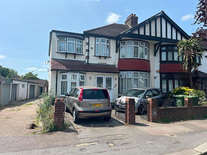 4 Bedroom Property For Sale In Sandhurst Drive, Ilford, IG3