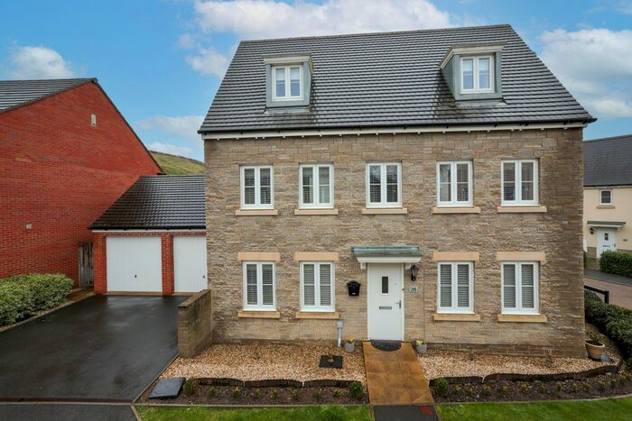 5 Bedroom Detached House For Sale In Daymond Drive, Bovey Tracey, TQ13