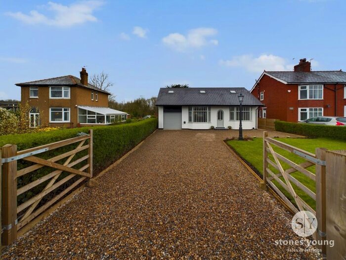 4 Bedroom Detached House For Sale In Preston New Road, Samlesbury, Preston, PR5