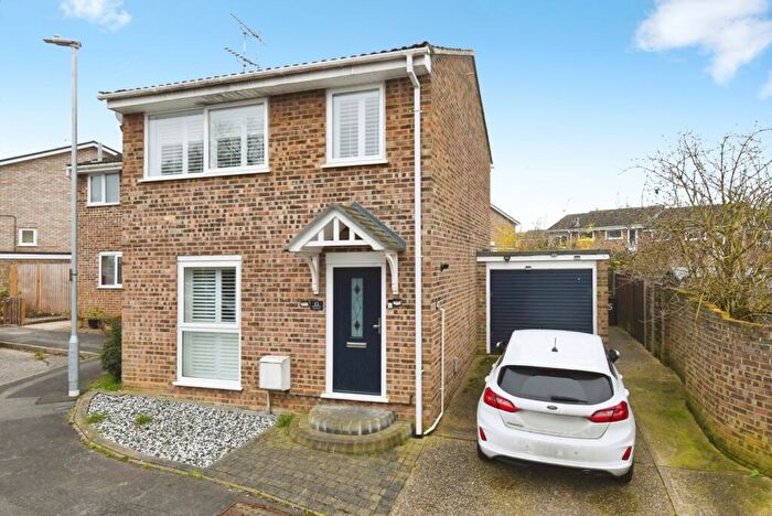 3 Bedroom Semi Detached House For Sale In Bedford Close, Braintree, Essex, CM7