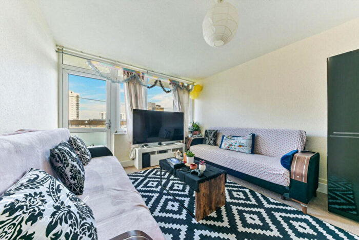 1 Bedroom Flat For Sale In Giraud Street, London, E14
