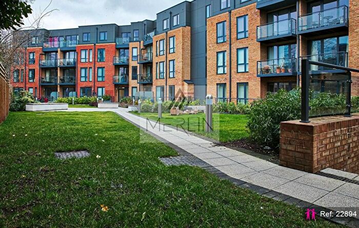 3 Bedroom Apartment To Rent In Boundaries Road, London, SW12