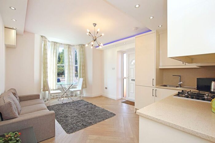 2 Bedroom Flat To Rent In Archway Road, London, N6