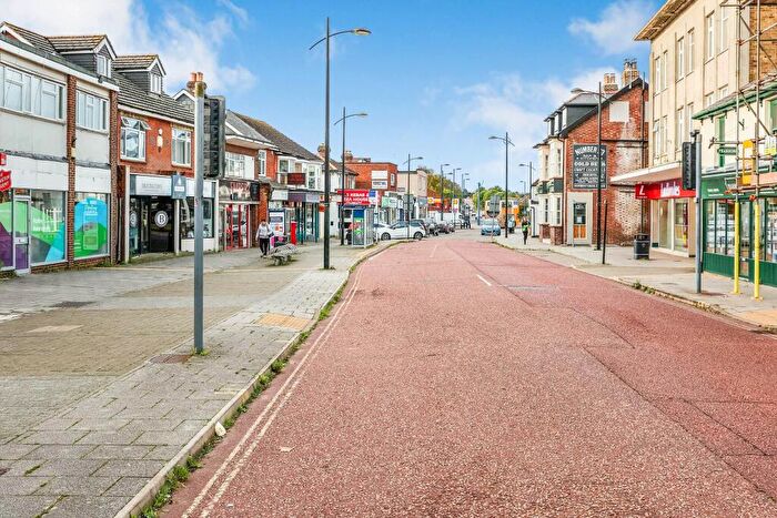 2 Bedroom Flat To Rent In London Road, Waterlooville, Hampshire, PO7