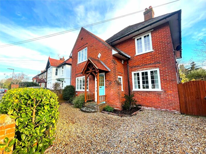 2 Bedroom Maisonette To Rent In Marshall Road, Godalming, Surrey, GU7