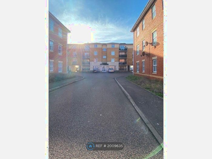 3 Bedroom Flat To Rent In Sewell Close, Chafford Hundred, Grays, RM16