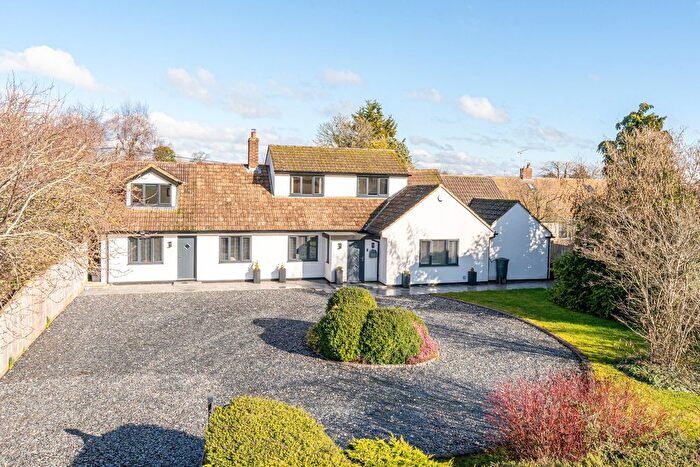 5 Bedroom Detached House For Sale In Kingway View, Corston, SN16