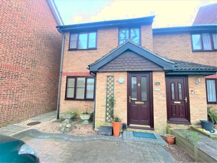 3 Bedroom Semi-Detached House To Rent In Gudge Heath Lane, Fareham, PO15