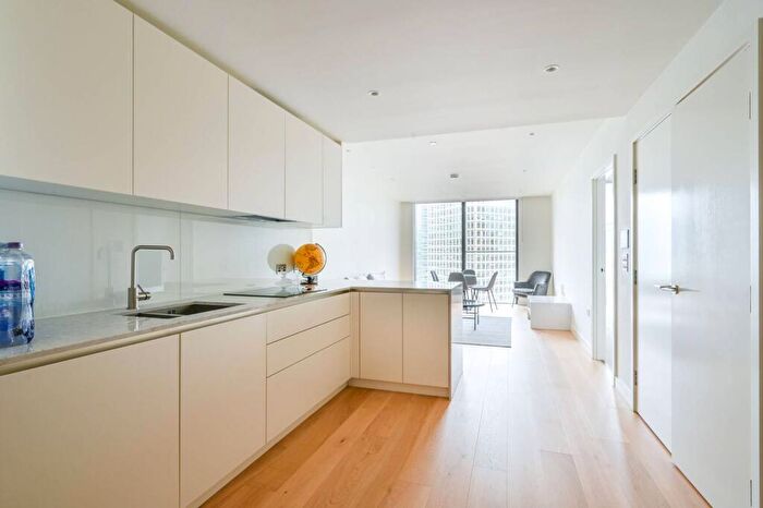 1 Bedroom Flat For Sale In Hampton Tower, Canary Wharf, London, E14