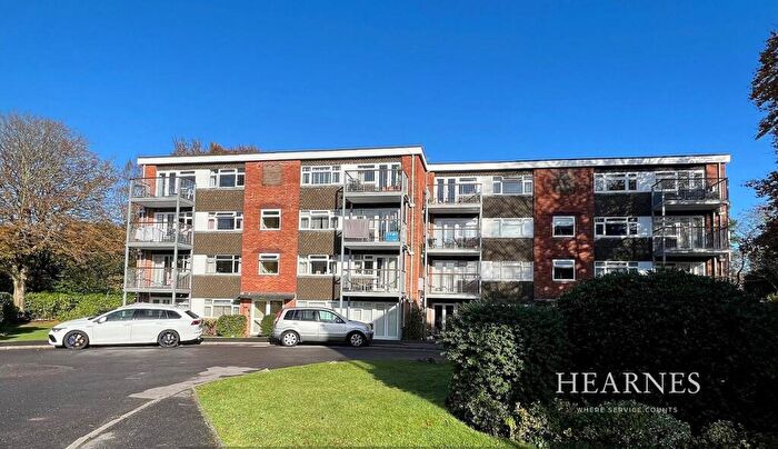 2 Bedroom Apartment For Sale In Mount Road, Poole, BH14