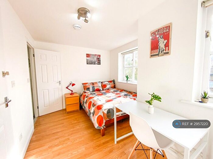 6 Bedroom Terraced House To Rent In Masthouse, London, E14