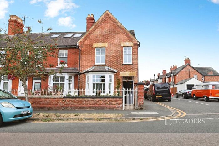 4 Bedroom Semi Detached House To Rent In Kings Road, Stamford, Lincolnshire, PE9
