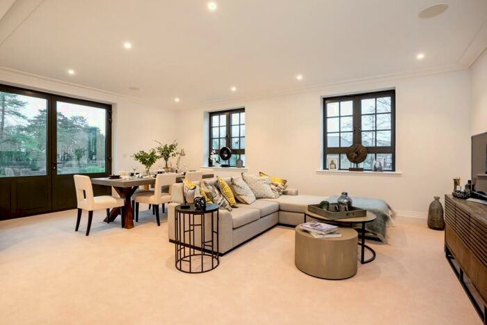 2 Bedroom Apartment To Rent In Glen Island Taplow, SL6