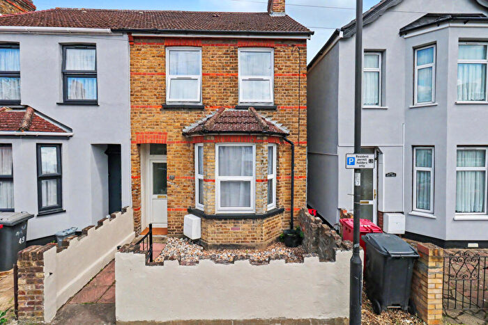 3 Bedroom Semi Detached House For Sale In King Edward Street, Slough, Berkshire, SL1