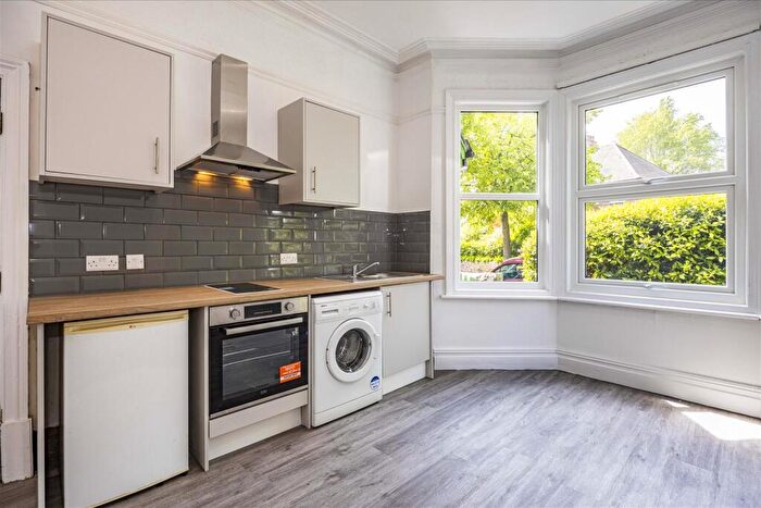 1 Bedroom Flat To Rent In Watcombe Circus, Nottingham, NG5