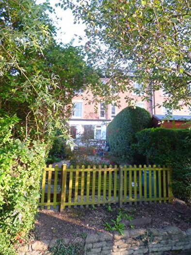 1 Bedroom Flat To Rent In Rothes Road, Dorking, Surrey, RH4