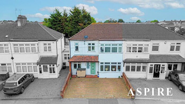 4 Bedroom Semi-Detached House For Sale In Eaton Drive, Romford, RM5