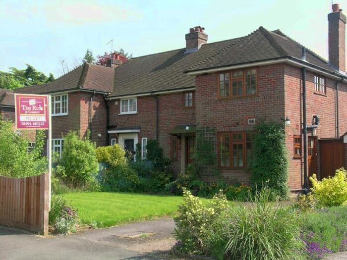 3 Bedroom Semi-Detached House To Rent In Reynolds Road, Beaconsfield HP9