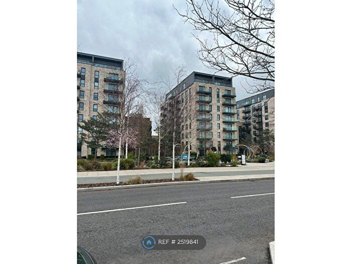 2 Bedroom Flat To Rent In The Green Quarter, Southall, UB1