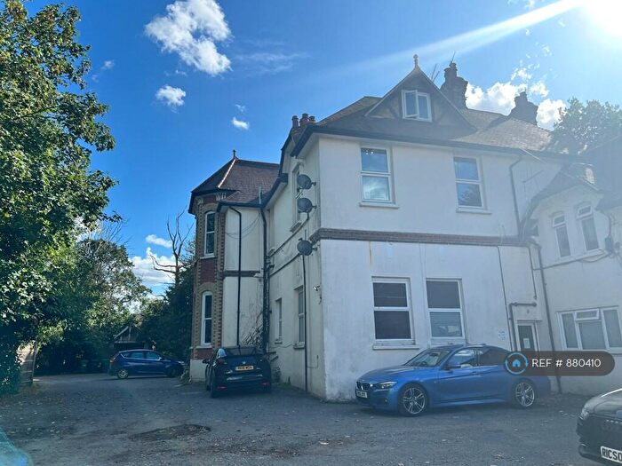 1 Bedroom Flat To Rent In Oatlands, Horley, RH6